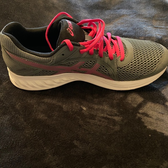 Asics - Picture 4 of 5